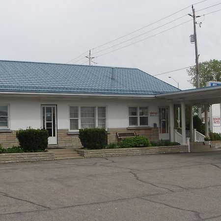 Bluewater Motel Sarnia Exterior photo