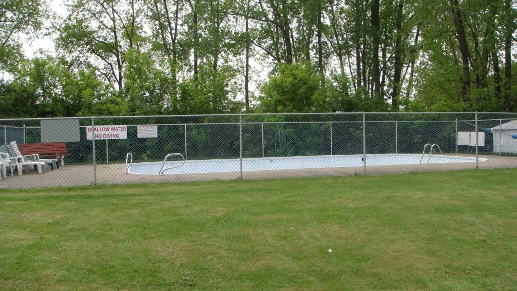 Bluewater Motel Sarnia Exterior photo