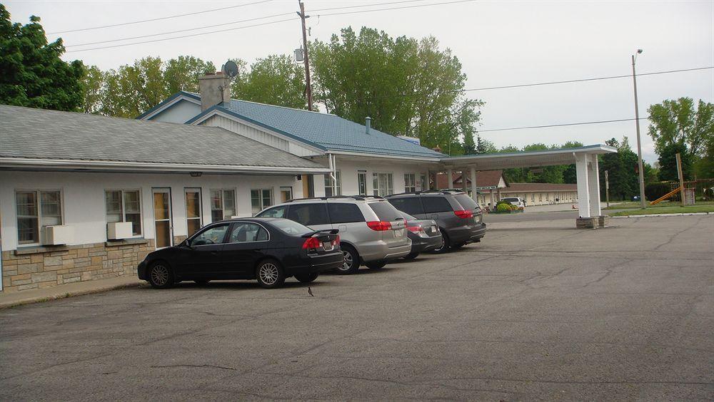 Bluewater Motel Sarnia Exterior photo