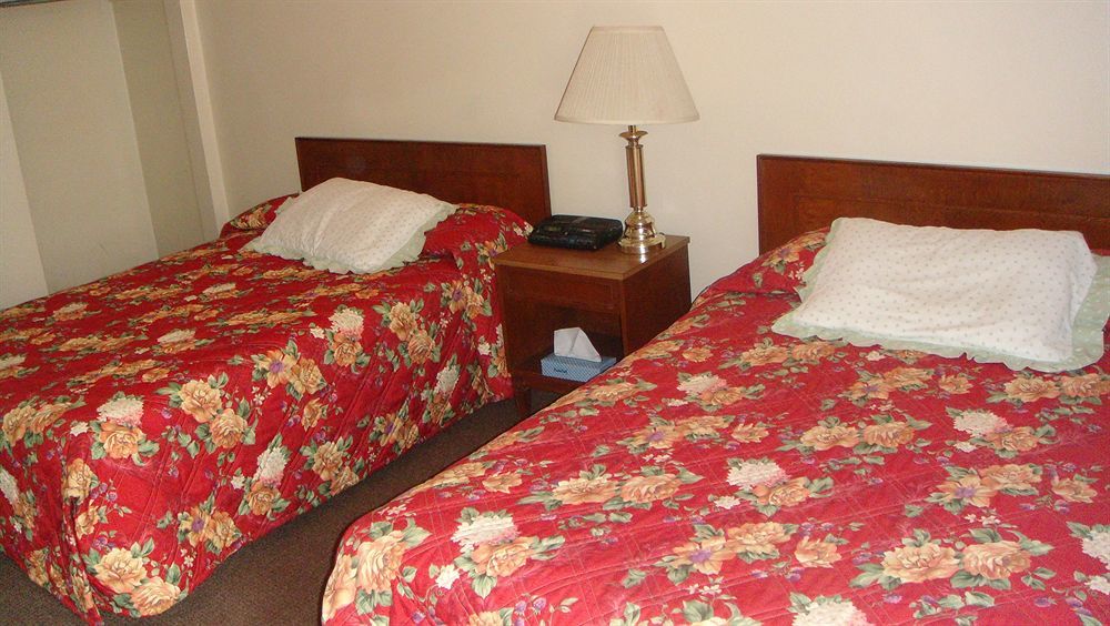 Bluewater Motel Sarnia Exterior photo